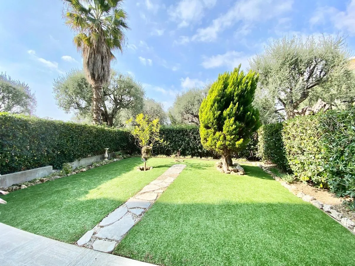 Elia-Parking-Jardin-Piscine-Climatisation Apartment Roquebrune-Cap-Martin
