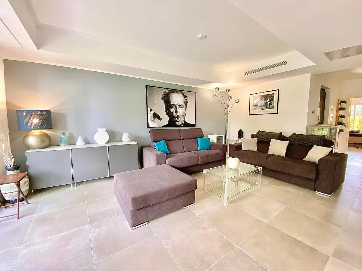 Elia-Parking-Jardin-Piscine-Climatisation Apartment Roquebrune-Cap-Martin France